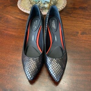 Rockport black heels